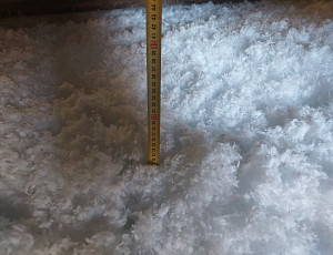 Zateplení stropu rodinného domu pomocí foukané izolace